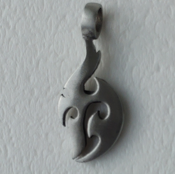 Young Zone Men's Tribal Pendant - Picture 3 of 7